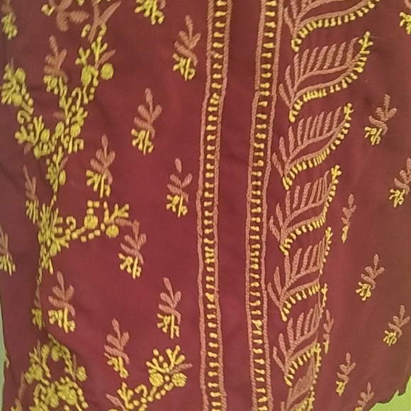 Stunning maroon blouse - Picture 2 of 2